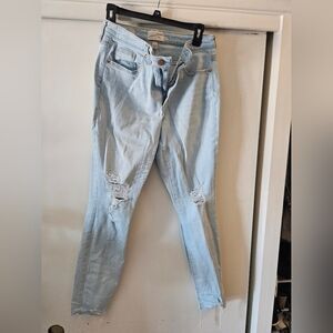 Universal Thread Light Blue Distressed Women Jeans